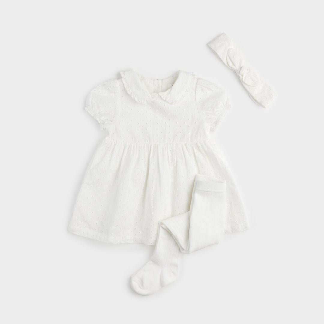 Ensemble robe trois pièces blanc à œillets 6 mois