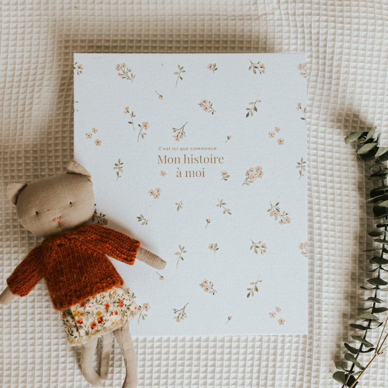 Livre de bébé - Fleurs beige